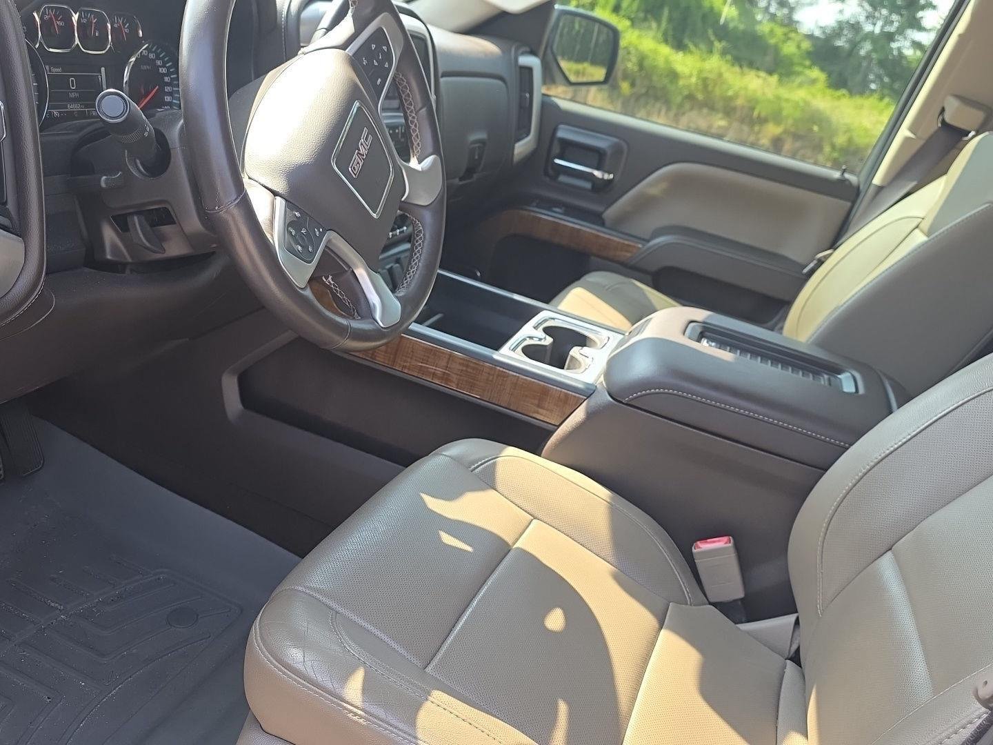 Used 2017 White Frost Tricoat GMC SLT image 54