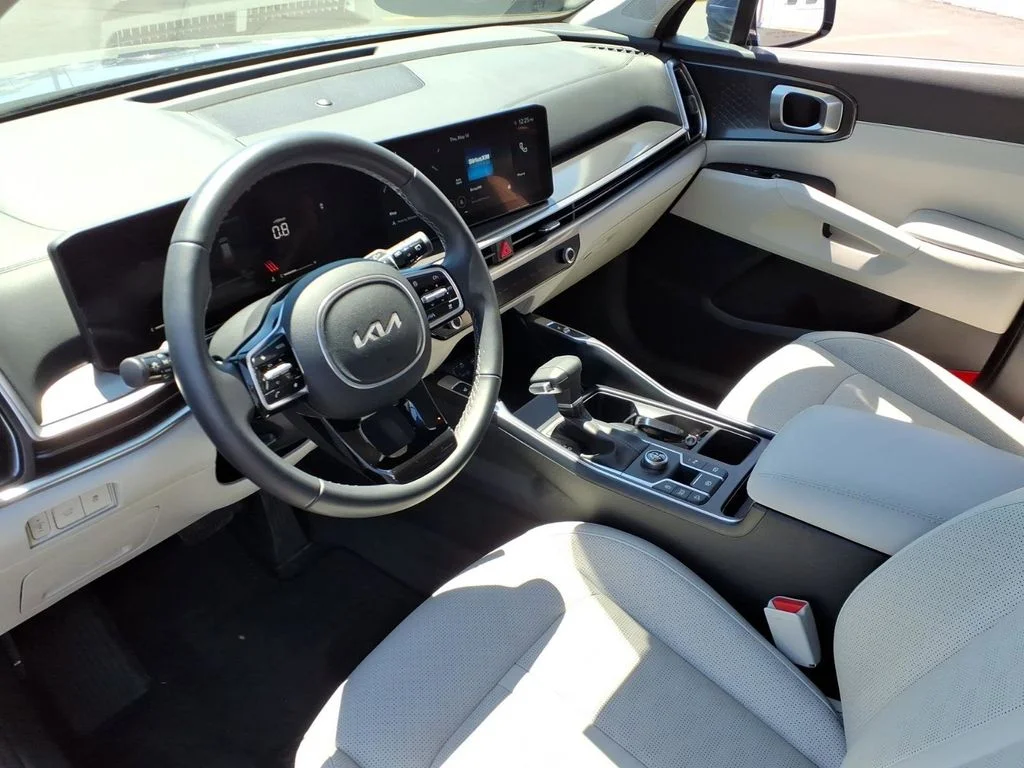 Used 2025 Black Kia EX image 29