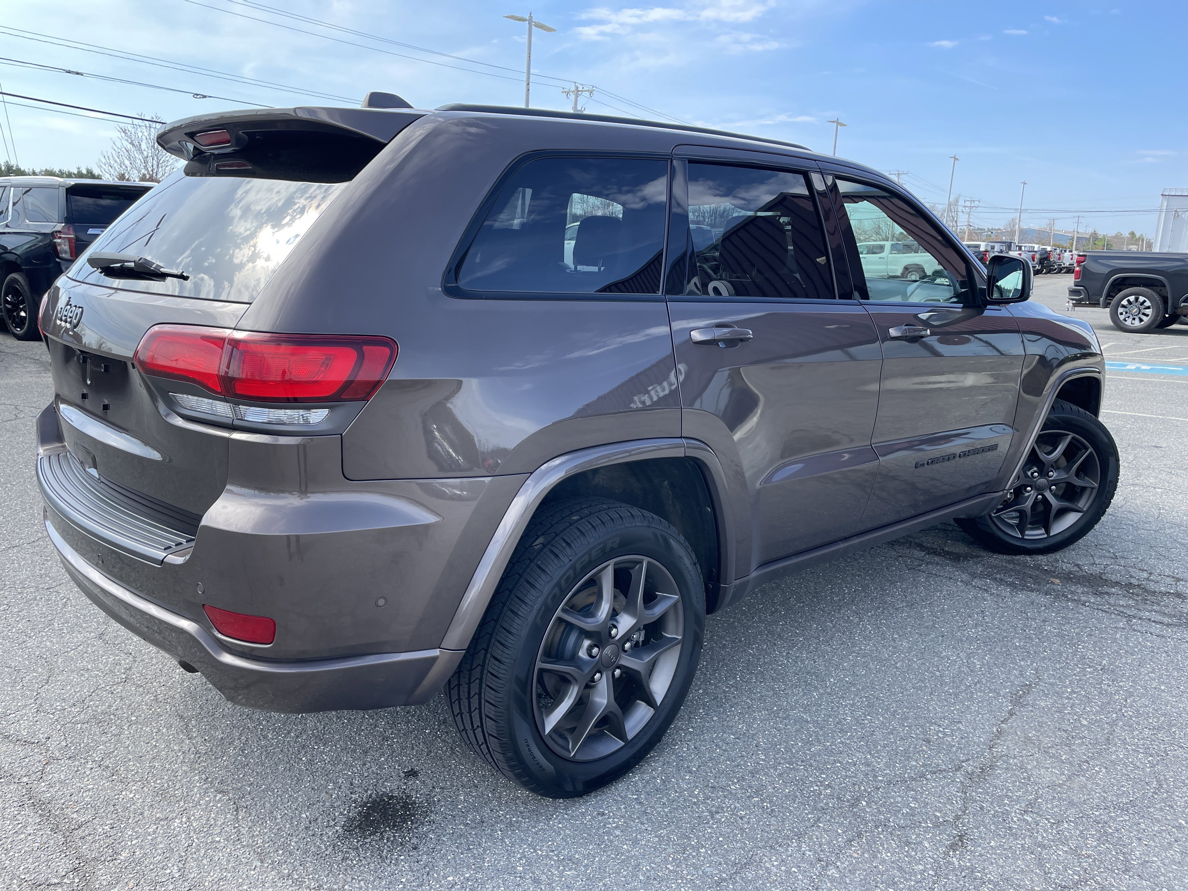 Used 2021 Walnut Brown Metallic Clearcoat Jeep 80th Anniversary image 5