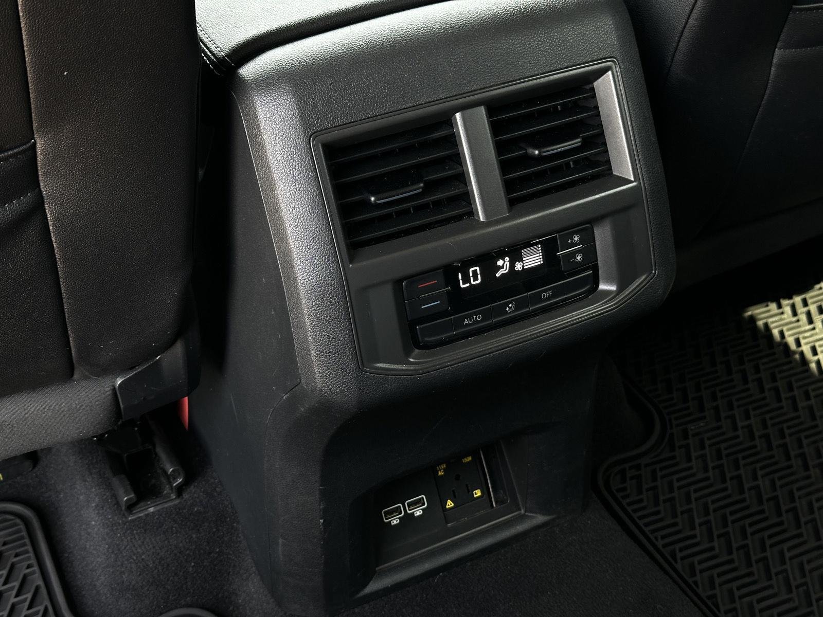2021 Volkswagen Atlas SE w/Tech - Photo 25