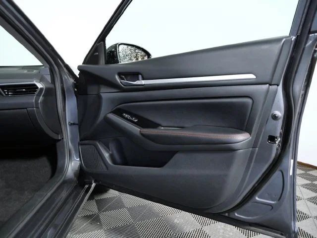 Used 2025 Gray Nissan 2.5 SR image 11