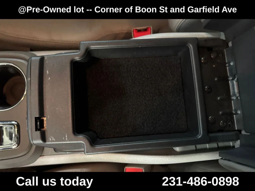 Used 2014 Blue GMC SLE-2 image 26