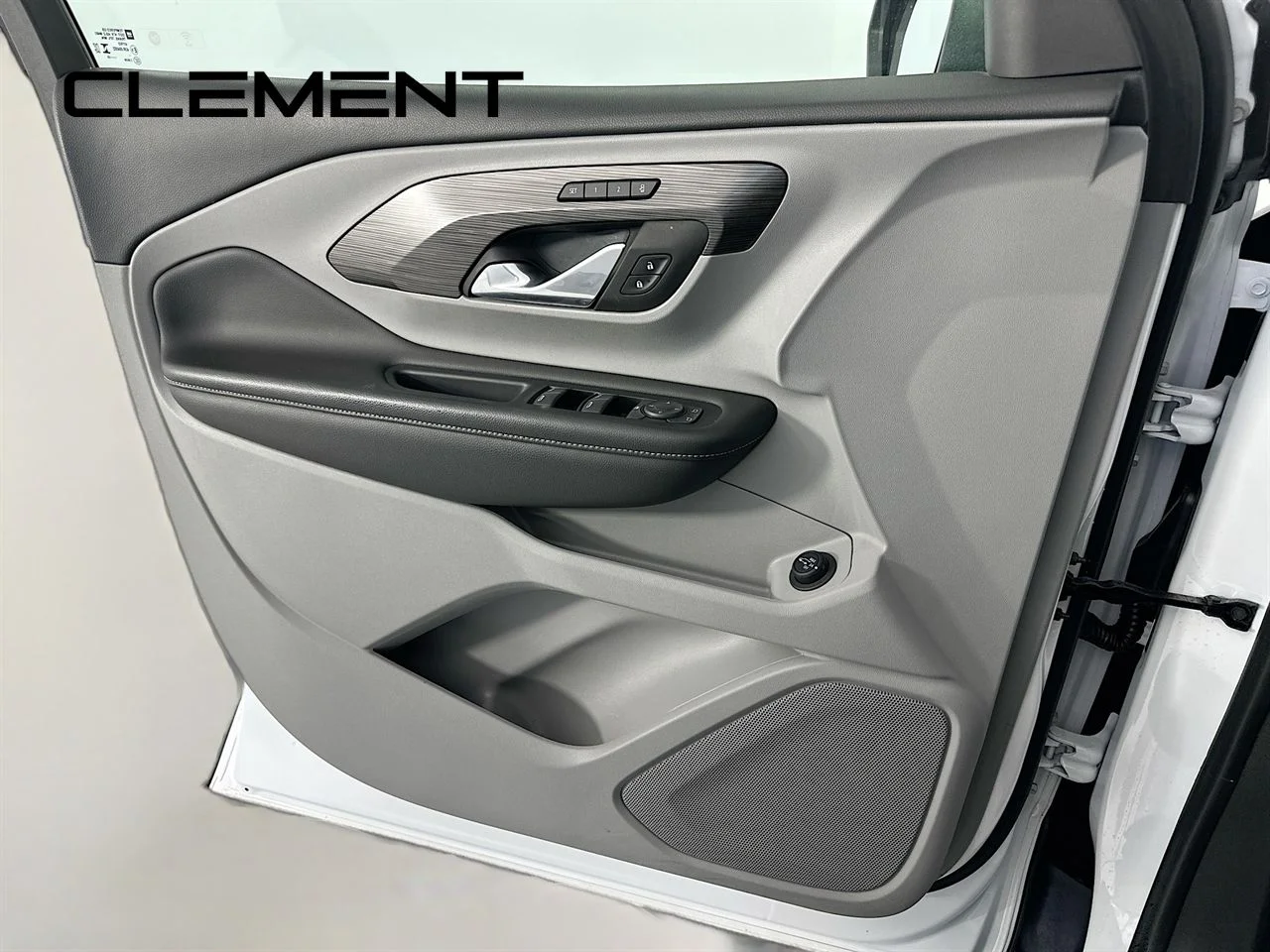 Used 2023 Summit White GMC SLT image 27