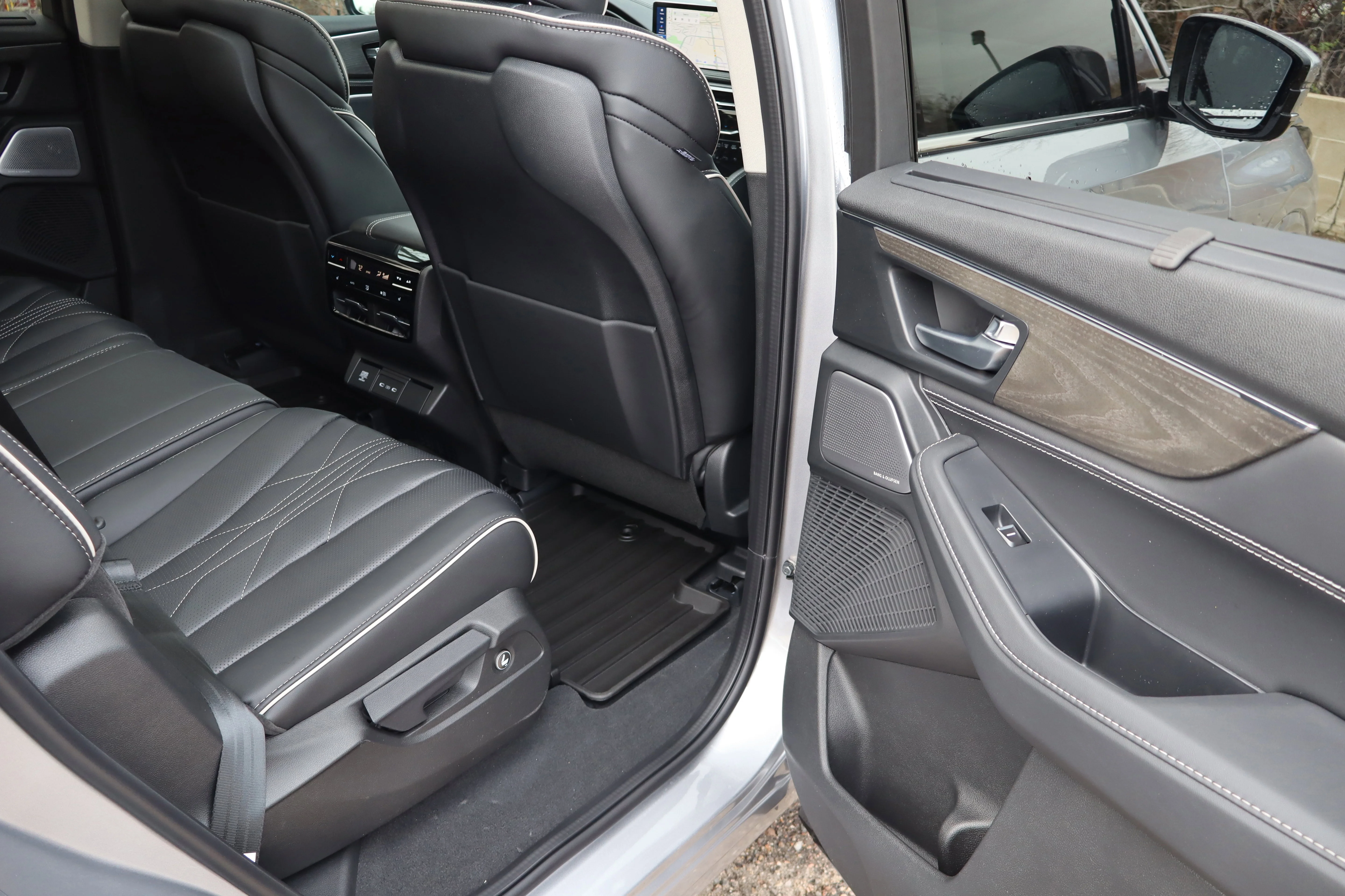 New 2026 Solar Silver Metallic Acura w/Advance Package image 31