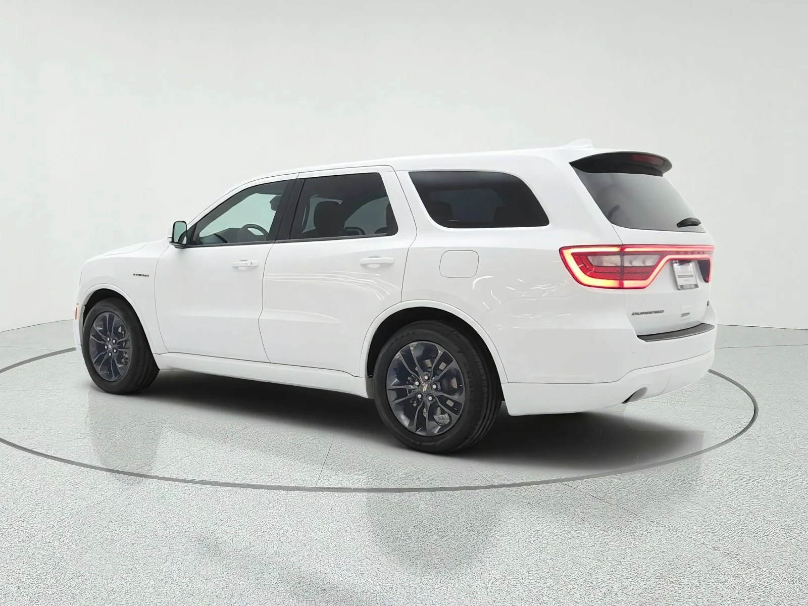 Used 2022 White Knuckle Clearcoat Dodge R/T HEMI ORANGE RWD image 7