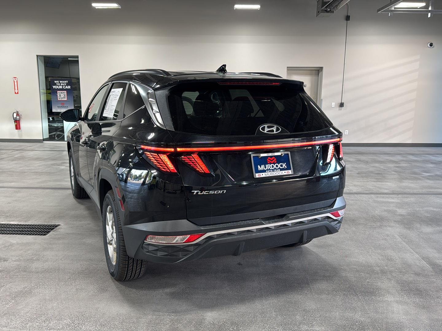 Used 2022 Phantom Black Hyundai SEL image 11