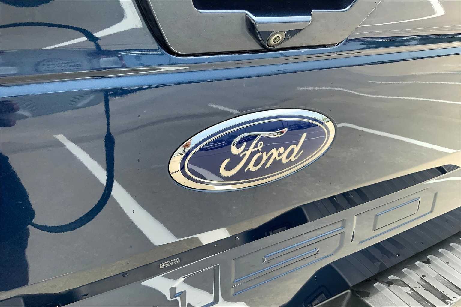 Used 2020 Blue Jeans Metallic Ford LARIAT image 29