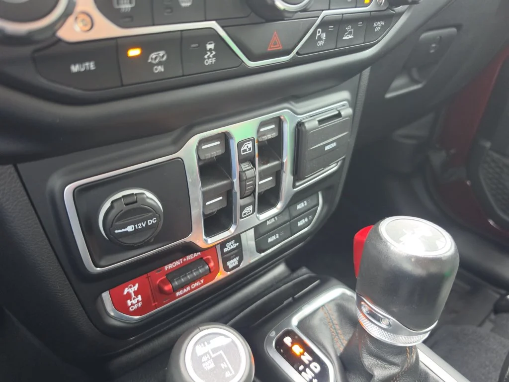 Used 2021 Snazzberry Pearlcoat Jeep Unlimited Rubicon 392 image 30