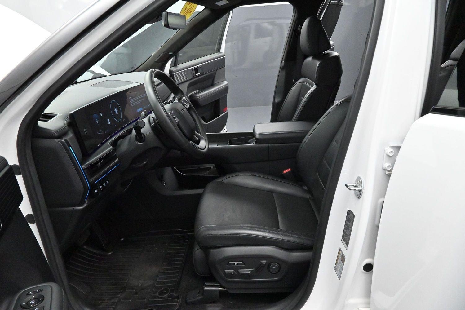 Used 2024 Serenity White Hyundai Calligraphy image 14