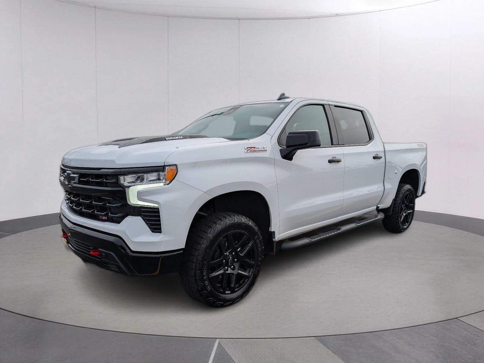 Used 2025 Summit White Chevrolet LT Trail Boss image 1