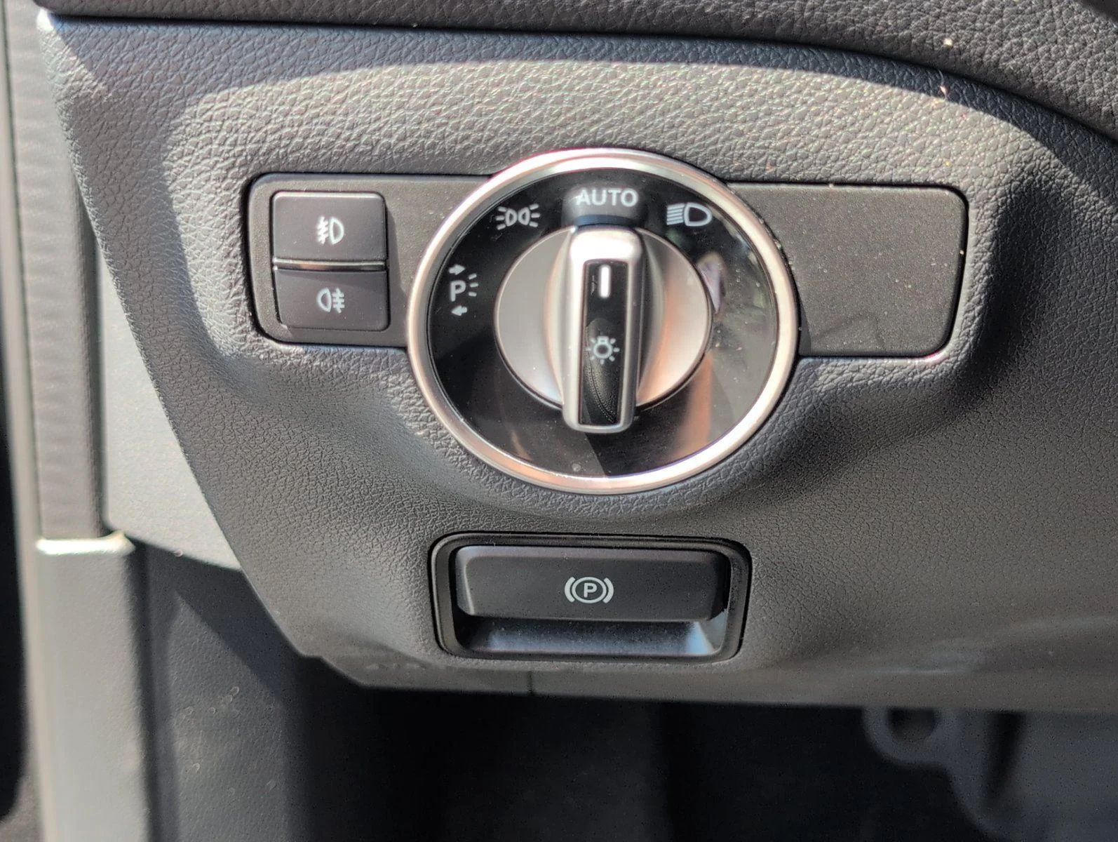 Used 2020 Night Black Mercedes-Benz GLA 250 image 31