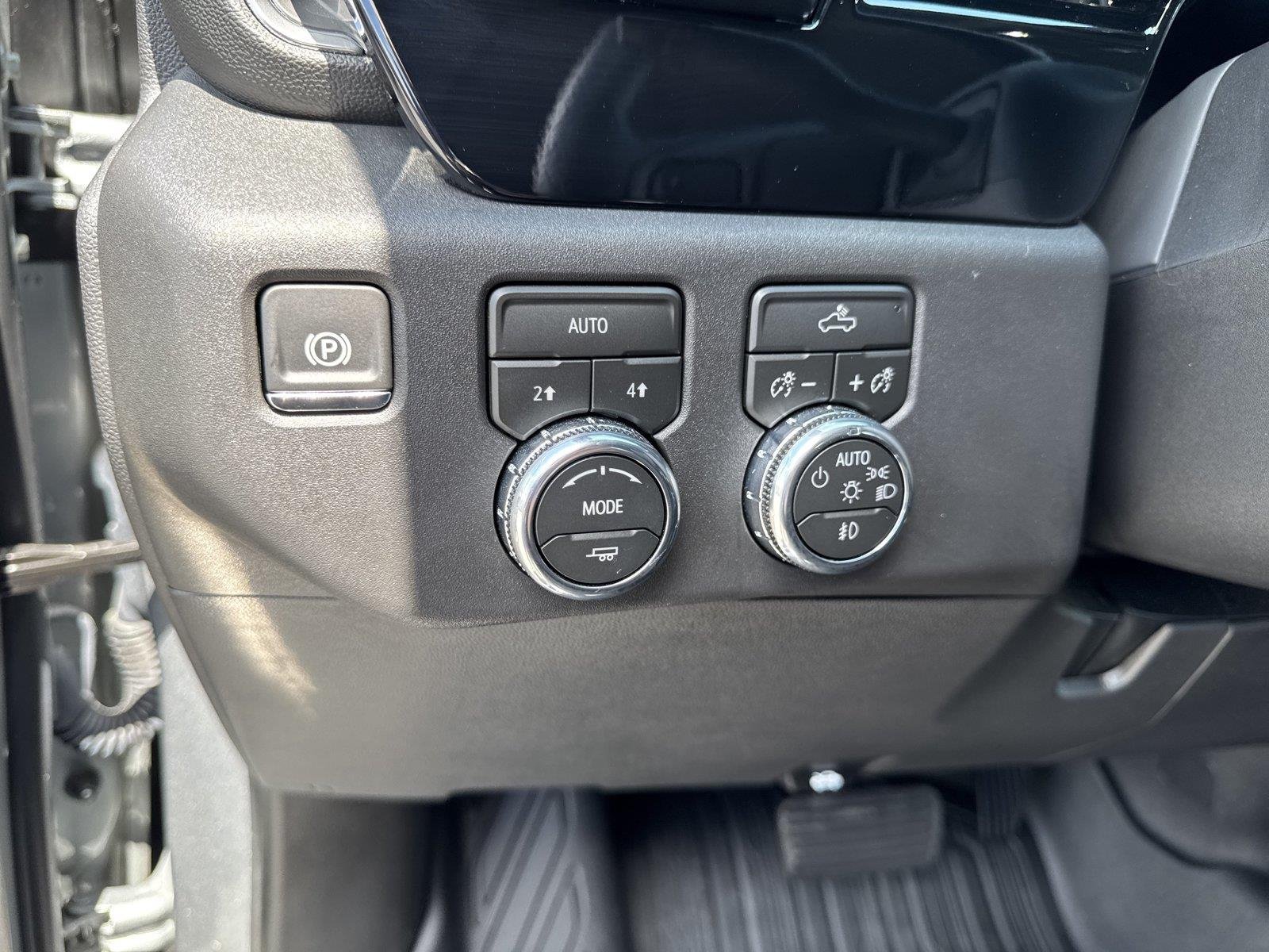 Used 2026 Sterling Metallic GMC Elevation image 19
