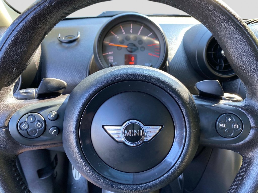 Used 2016 White MINI Base image 18