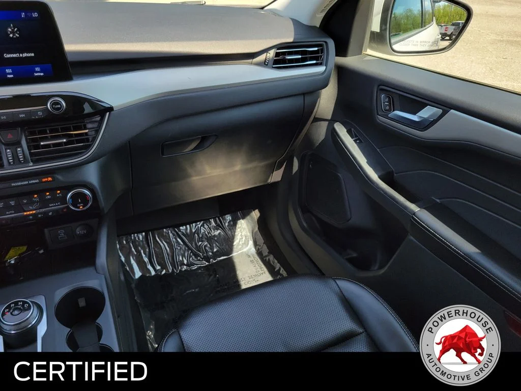 Used 2022 White Ford SEL image 22