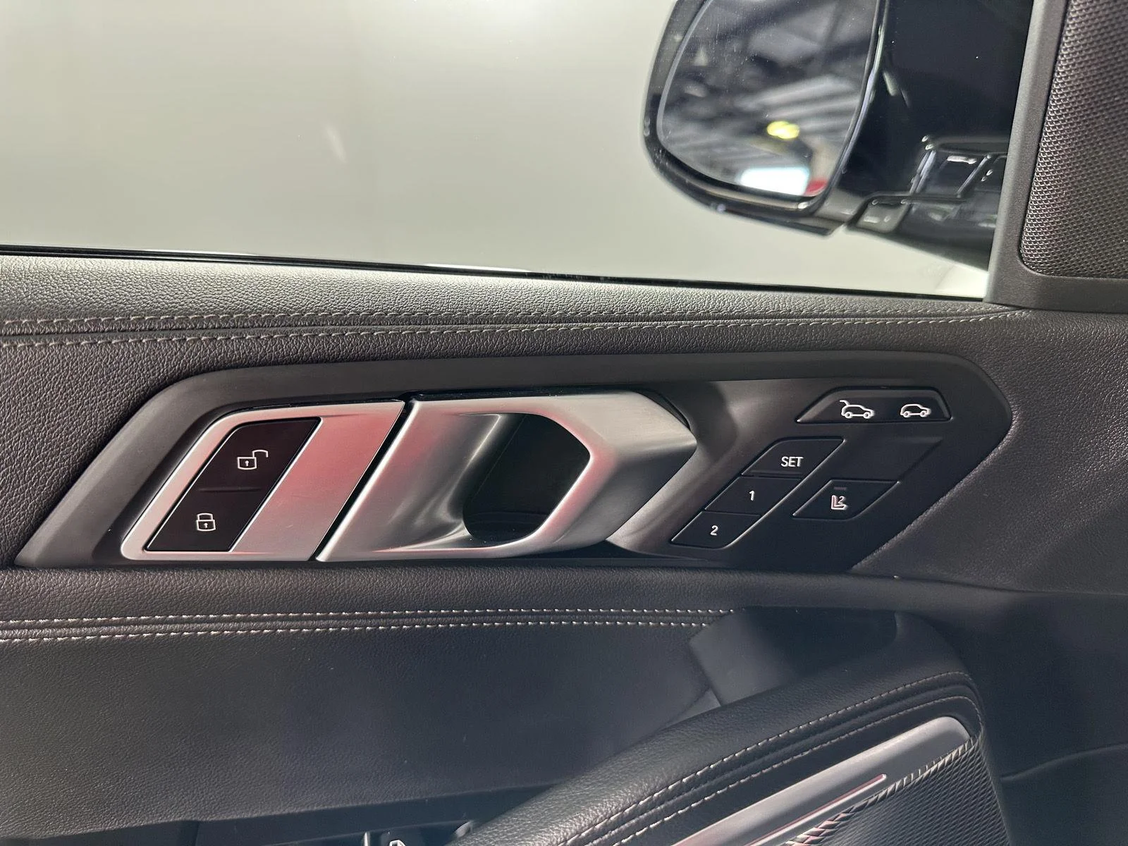 Used 2022 Mineral White Metallic BMW xDrive40i image 16