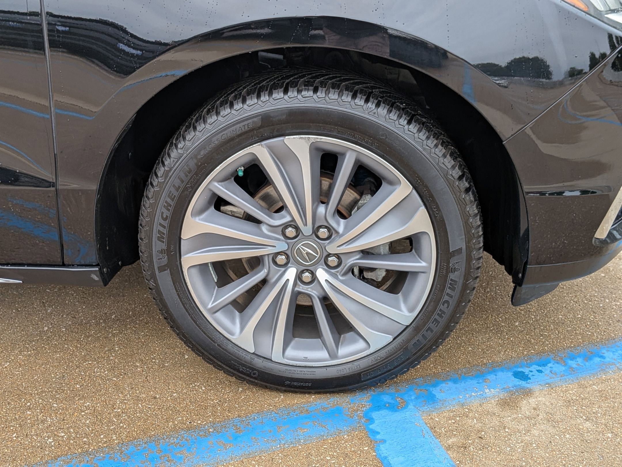 Used 2017 Crystal Black Pearl Acura SH-AWD w/ Technology Package image 32