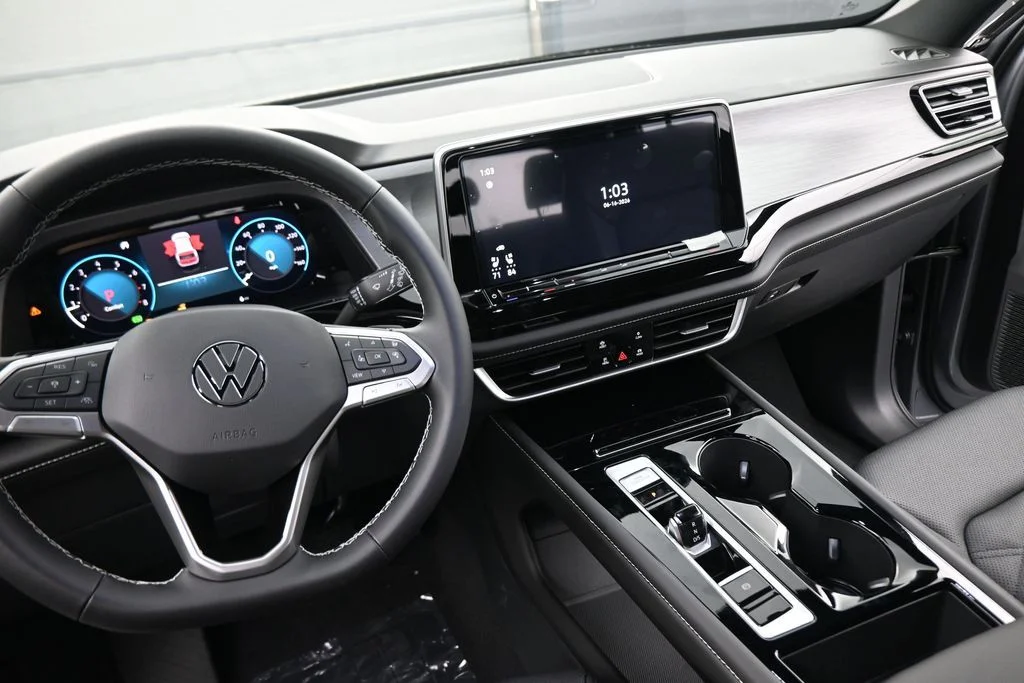 New 2026 Silver Volkswagen 2.0T SE w/Technology image 38