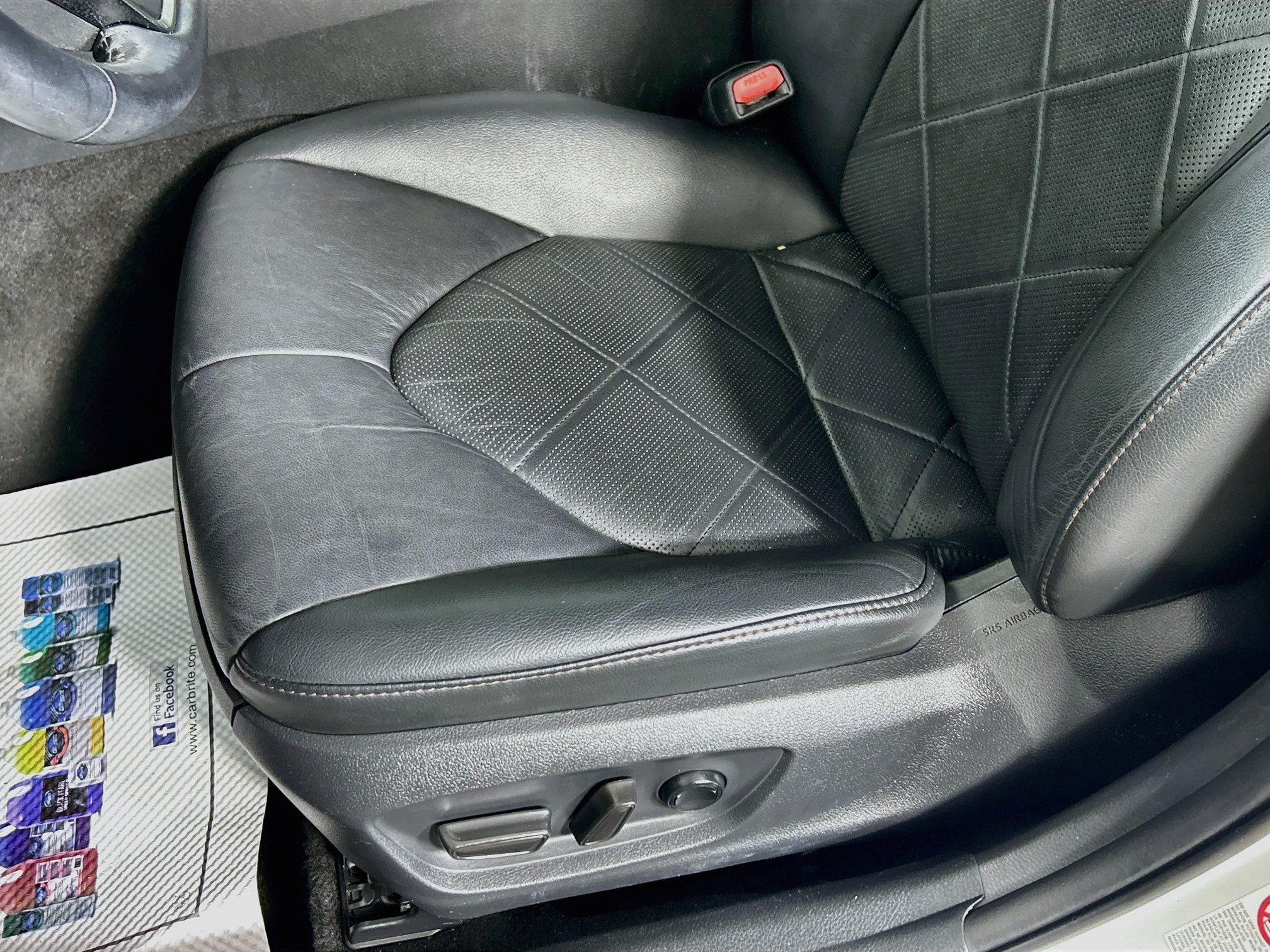 Used 2018 Wind Chill Pearl Toyota XLE image 19