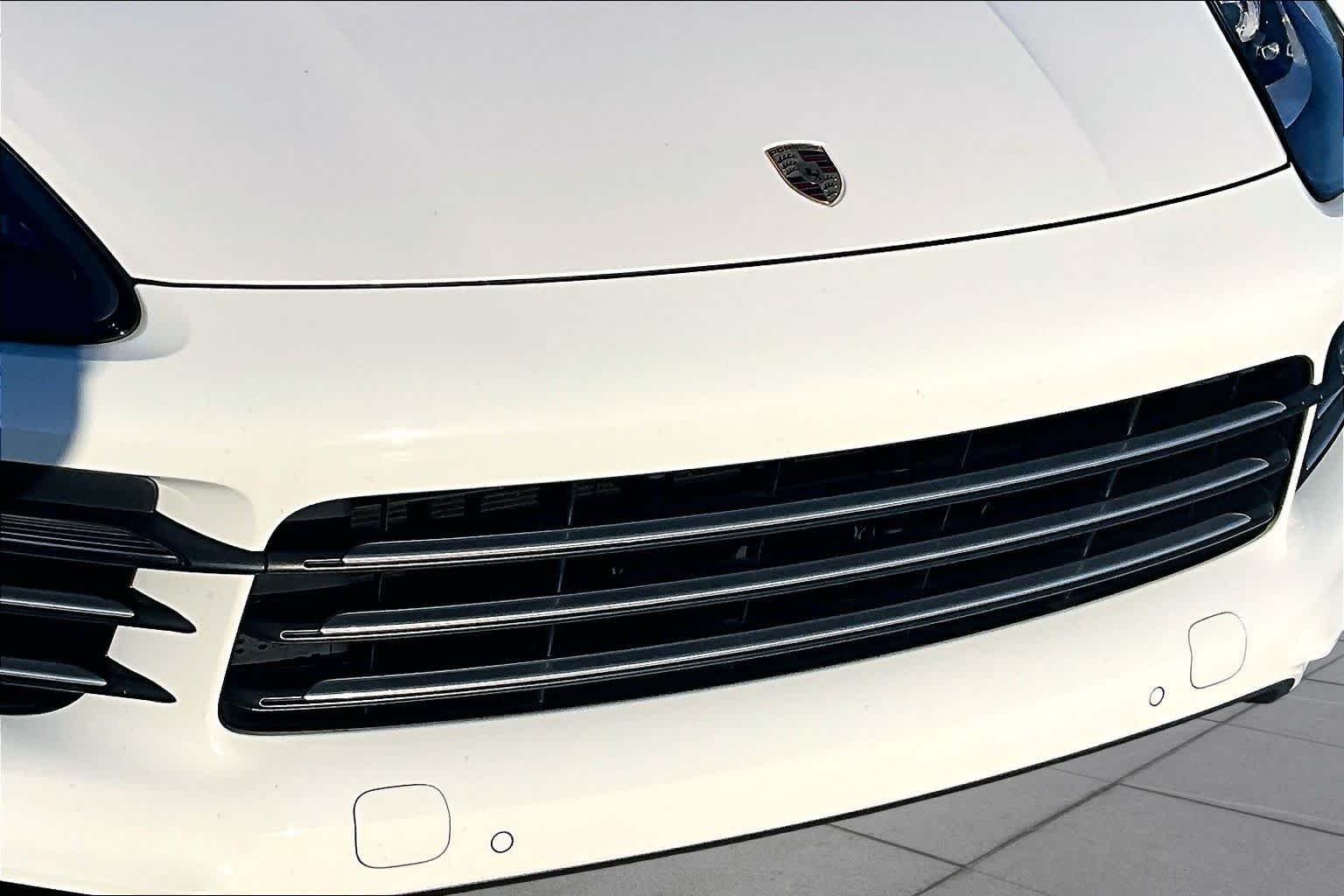 Used 2019  Porsche  image 28