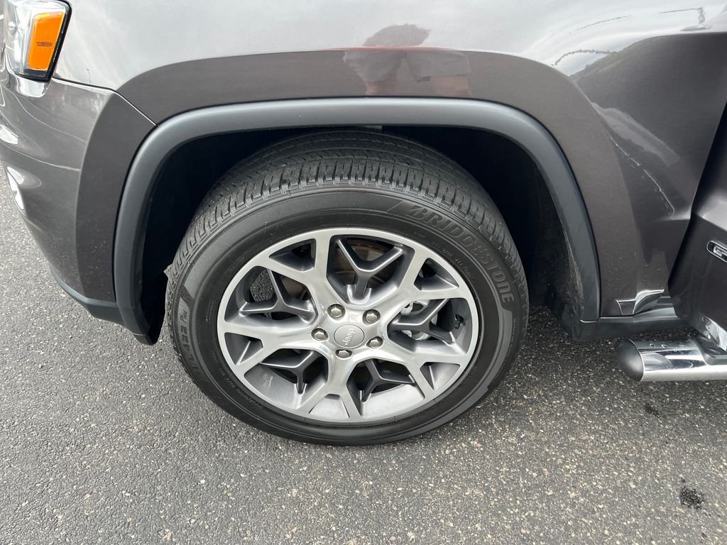 Used 2021 Gray Jeep Limited image 28