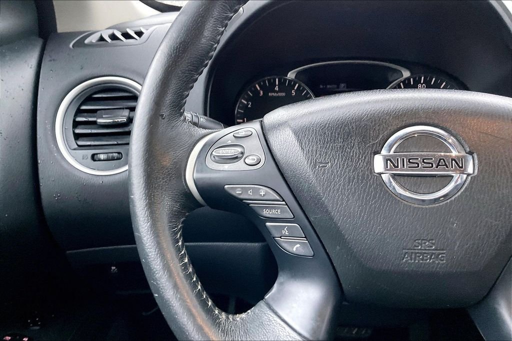 Used 2018 Glacier White Nissan SV image 10