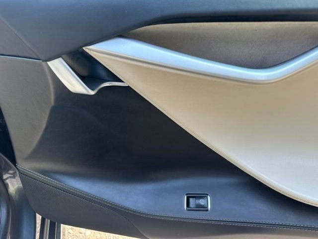 Used 2018 Silver Metallic Tesla 100D image 19