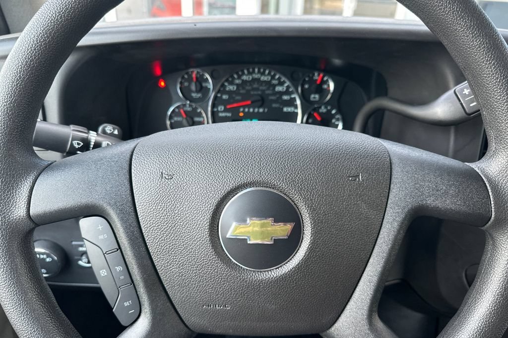 2025 Chevrolet Express Cargo Work Van - Photo 21