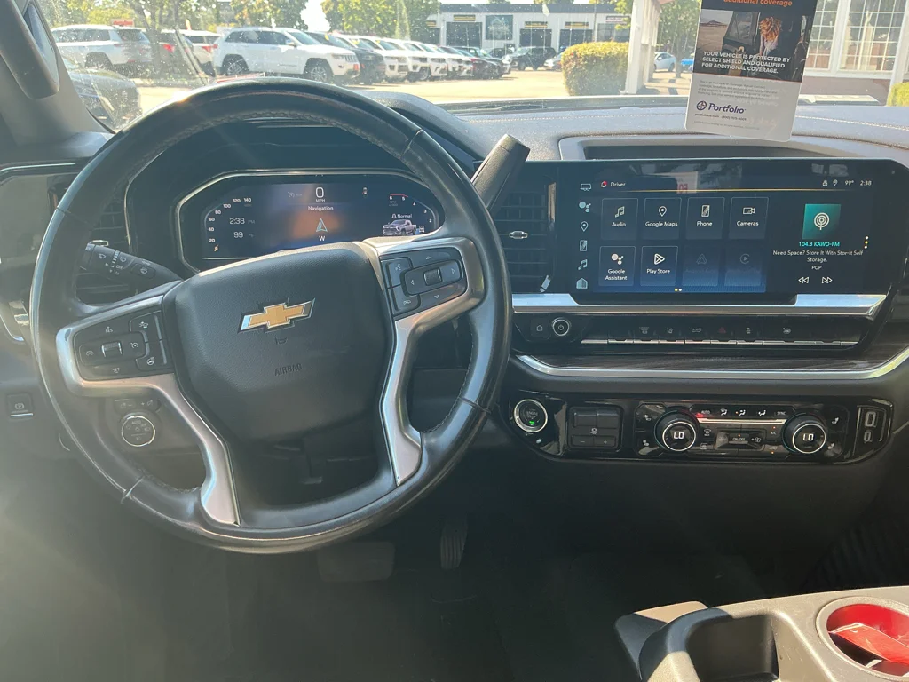 Used 2025 SUMMIT WHITE Chevrolet LT image 9