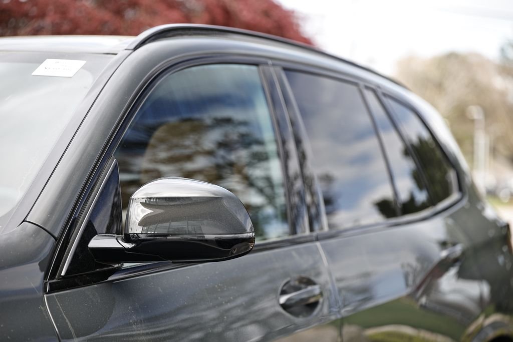 New 2026 Dravit Grey Metallic BMW xDrive50e image 11