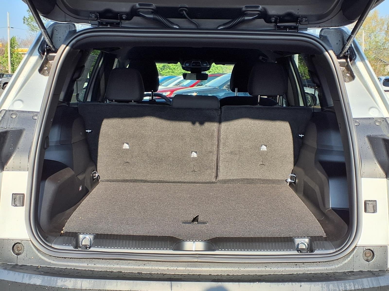 New 2026 Silver Zynith Clearcoat Jeep Laredo image 31