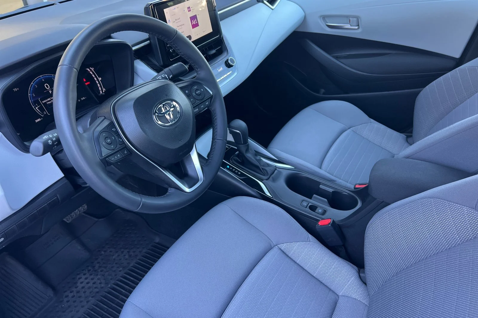 Used 2026 Wind Chill Pearl Toyota SE image 9
