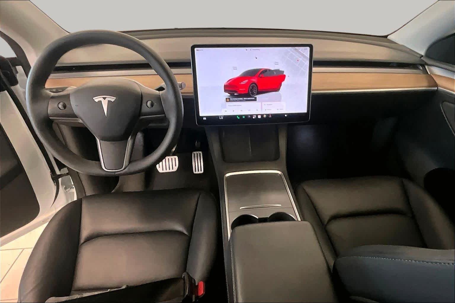 Used 2022 Pearl White Multi-Coat Tesla Performance image 13