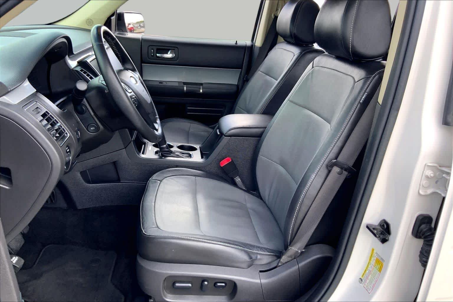 Used 2014 White Platinum Metallic Tri-Coat Ford SEL image 8
