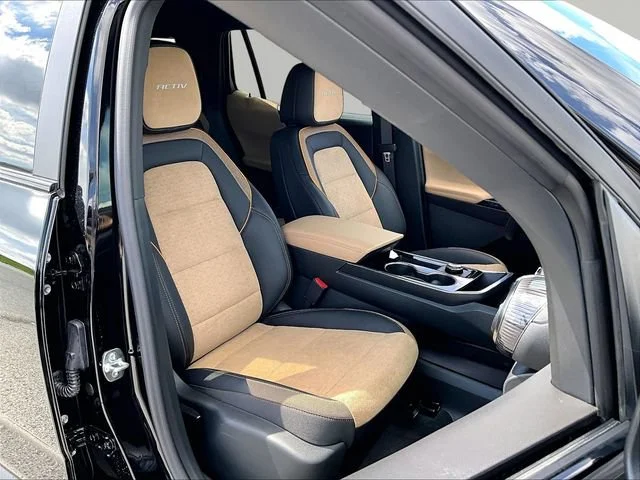 New 2027 Mosaic Black Metallic Chevrolet ACTIV image 31
