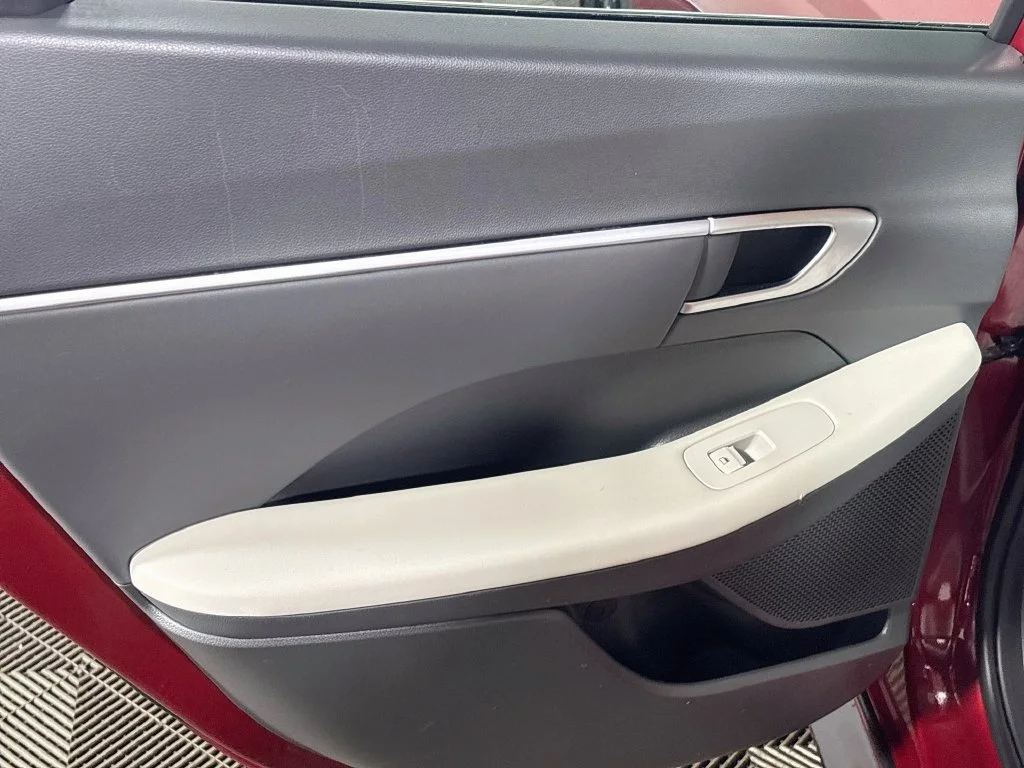 Used 2025 Red Hyundai SEL image 18