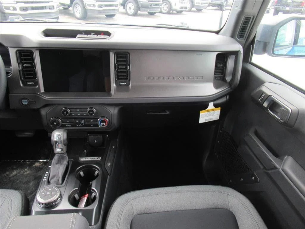 2025 Ford Bronco 4-Door Base - Photo 13