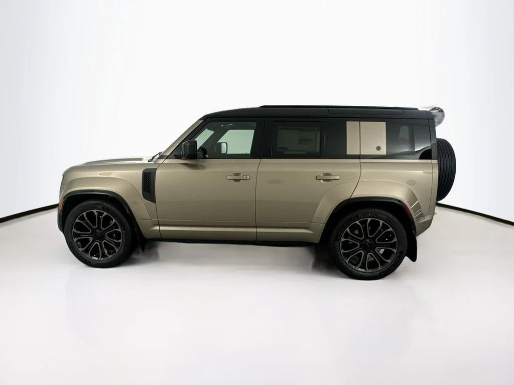 New 2026 Petra Copper Land Rover OCTA image 8