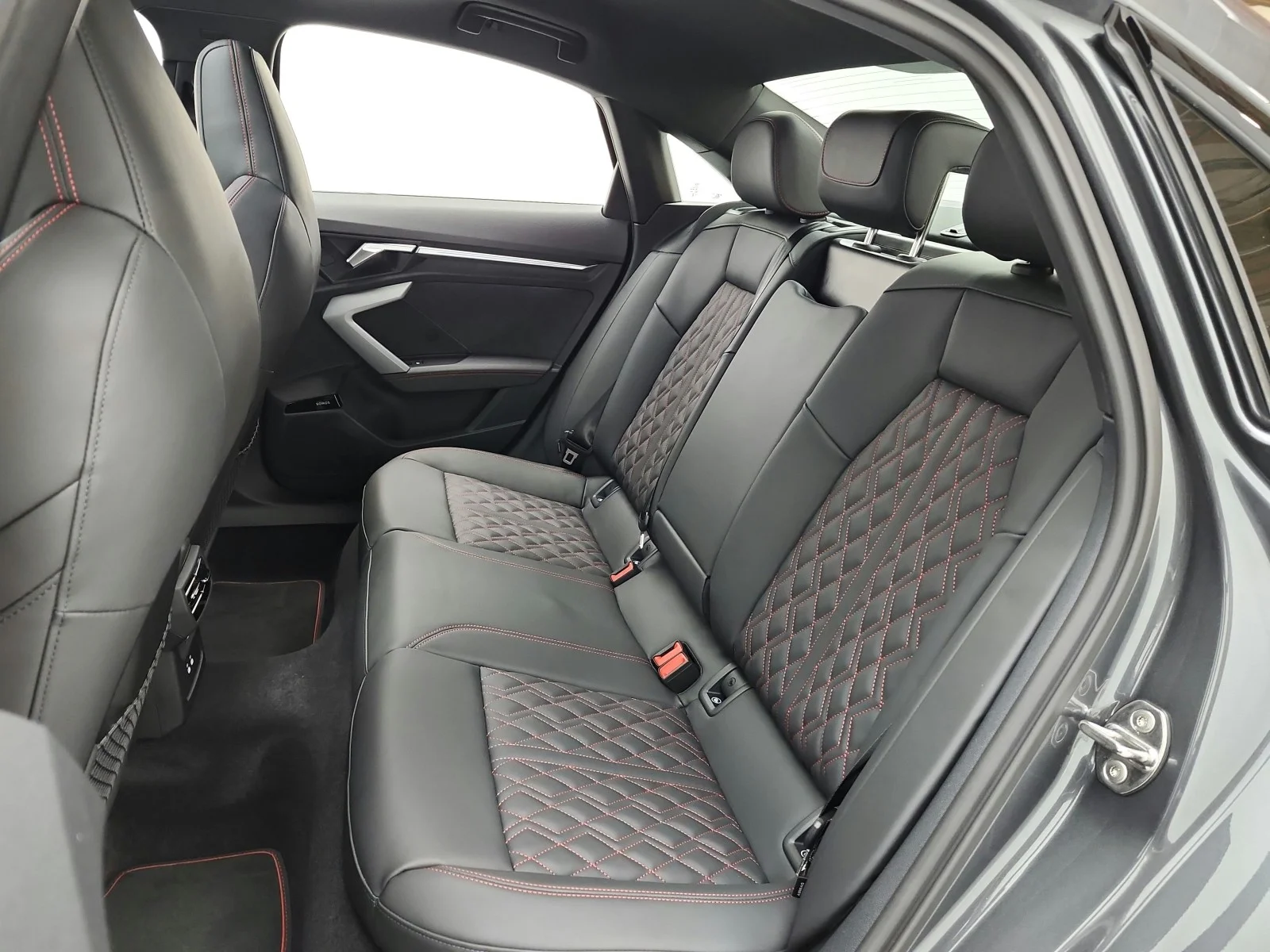 New 2026 Daytona Gray Pearl Effect Audi quattro image 11