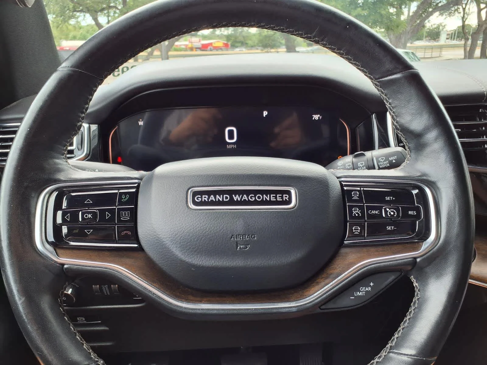Used 2022 Diamond Black Crystal Pearlcoat Jeep Series I image 28