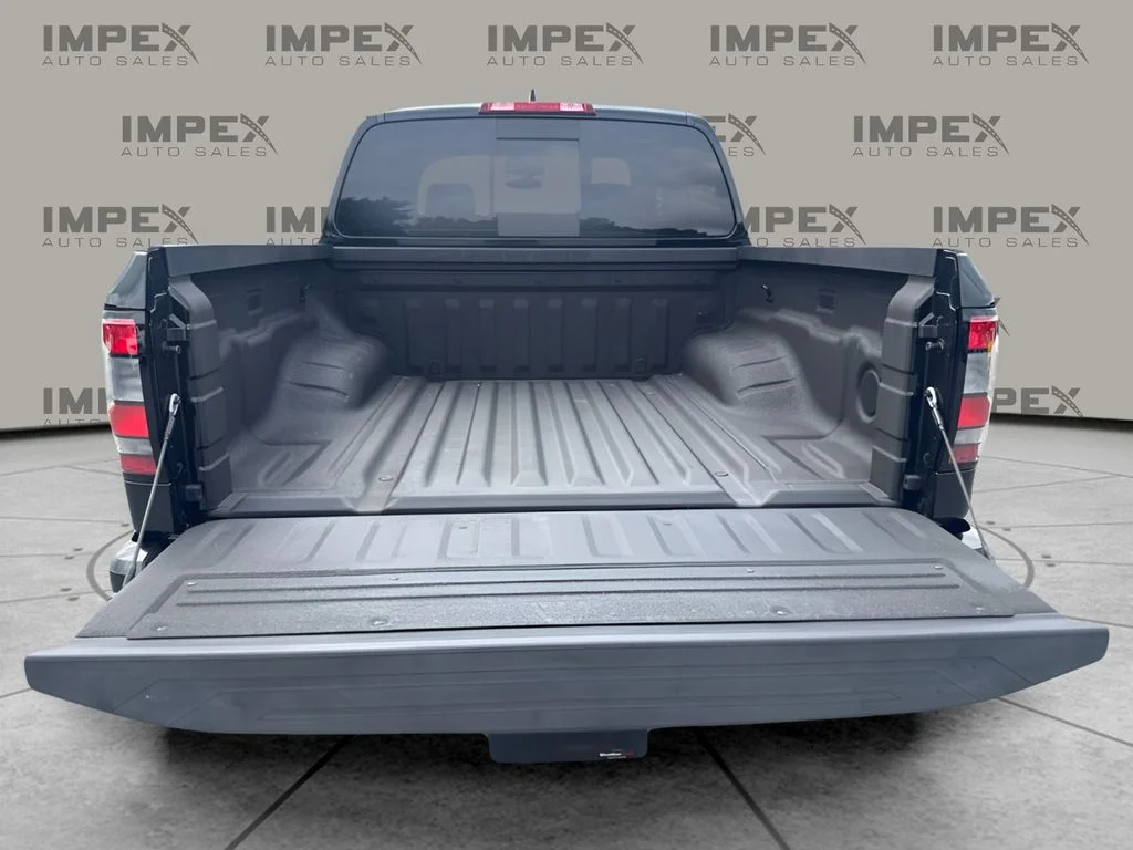 Used 2024 Black Nissan PRO-X image 23