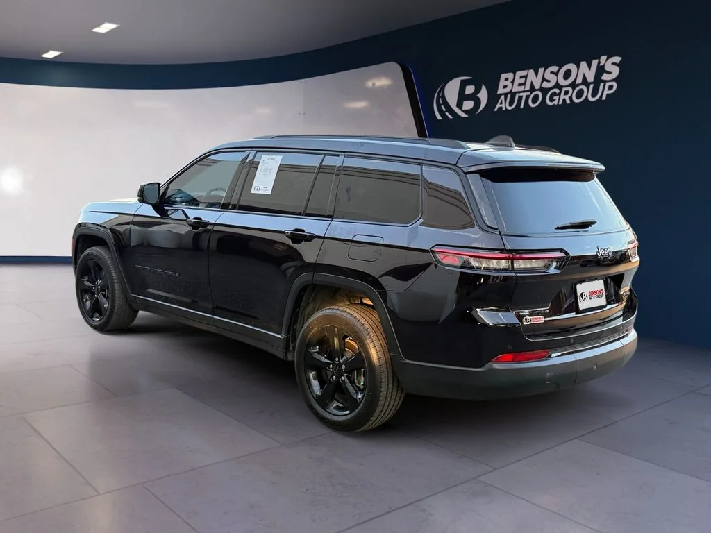 Used 2023 Orange Jeep Limited image 3