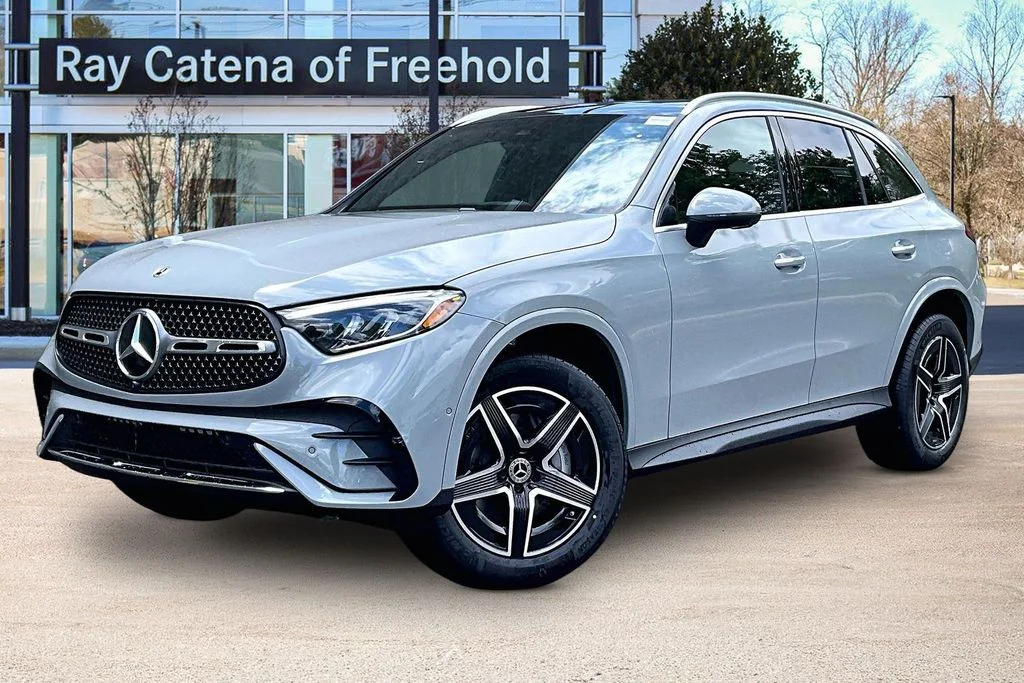 New 2026 White Mercedes-Benz GLC 300 image 1