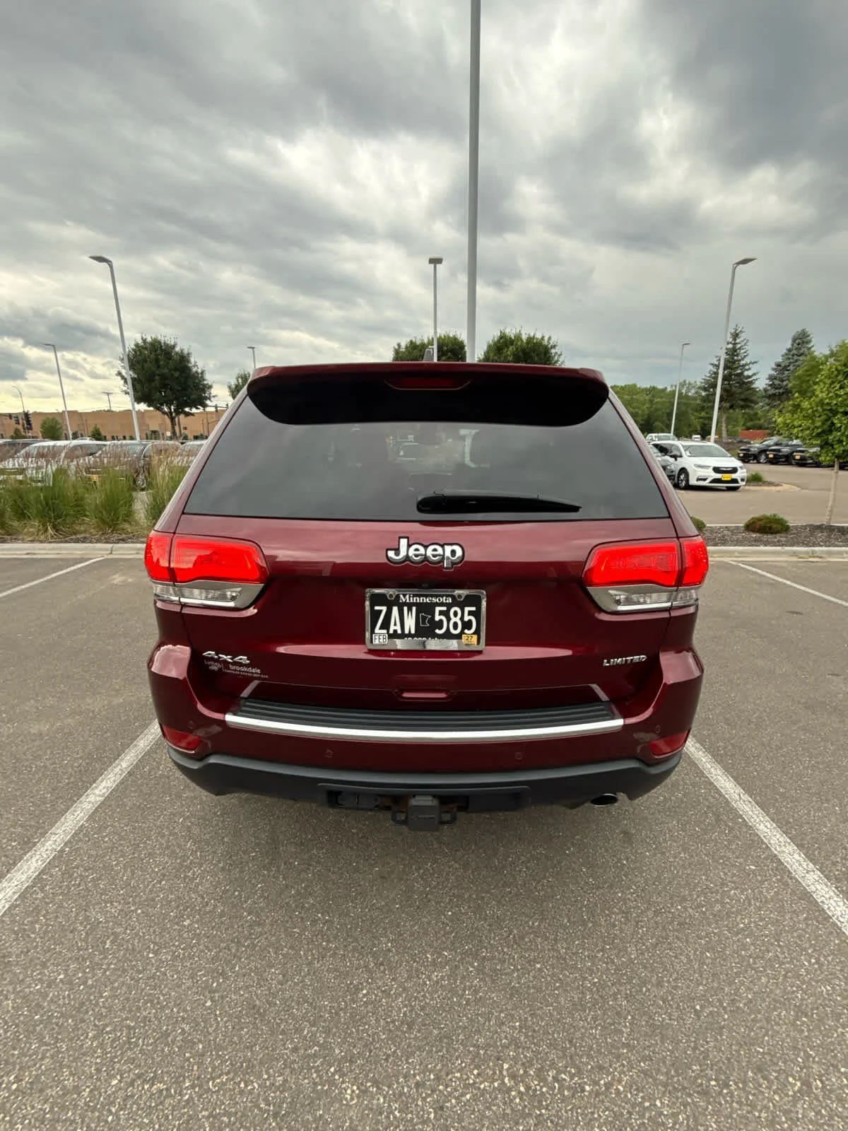 Used 2018 Velvet Red Pearlcoat Jeep Limited image 4
