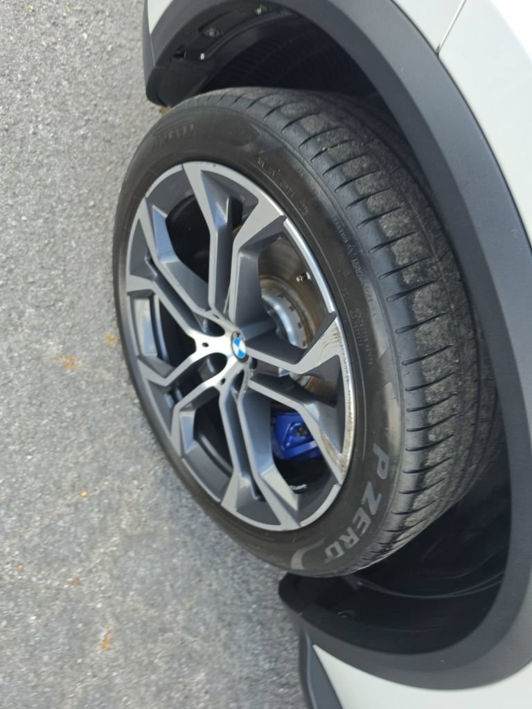 Used 2020 White BMW xDrive40i image 12
