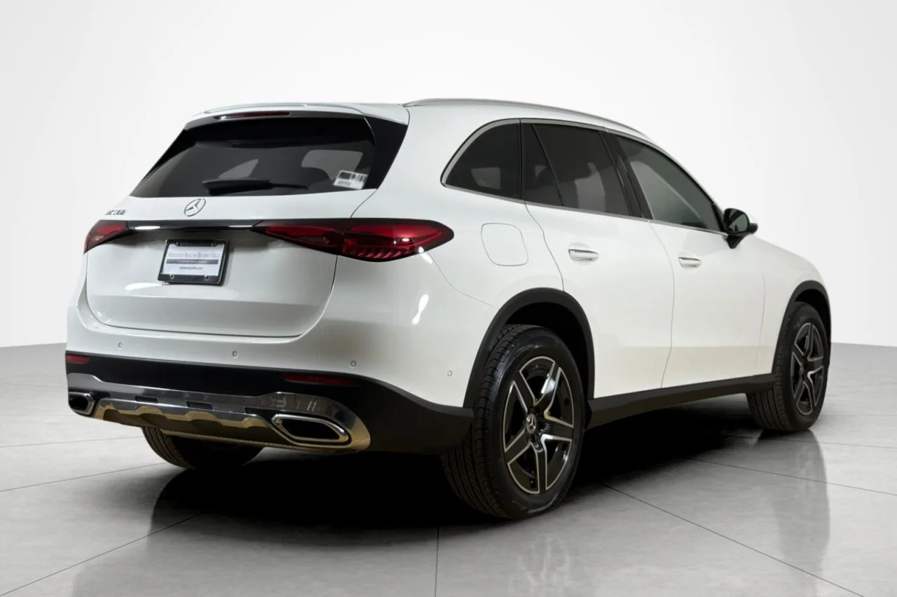 Used 2026 Polar White Mercedes-Benz GLC 300 image 5