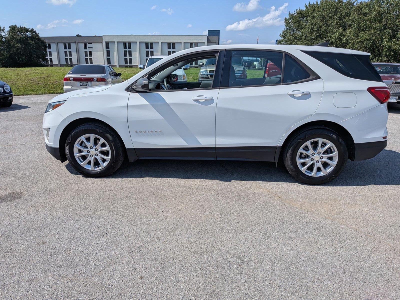 Used 2019 Summit White Chevrolet LS image 2