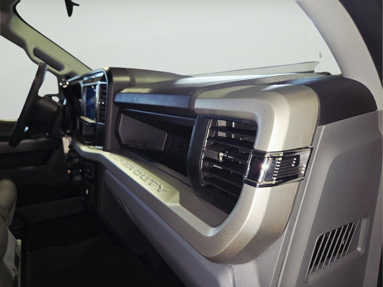 New 2026 Oxford White Ford F-250® XL image 68