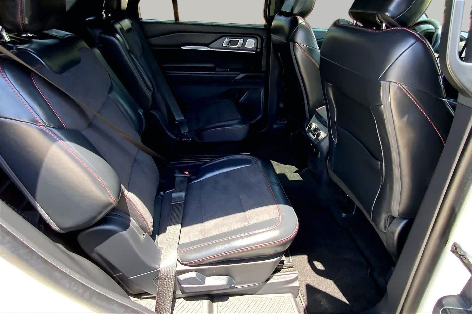 Used 2025 Star White Metallic Tri-Coat Ford ST image 18