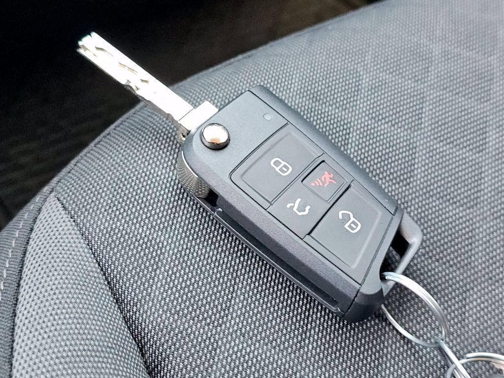 Used 2019 Platinum Gray Metallic Volkswagen S image 34