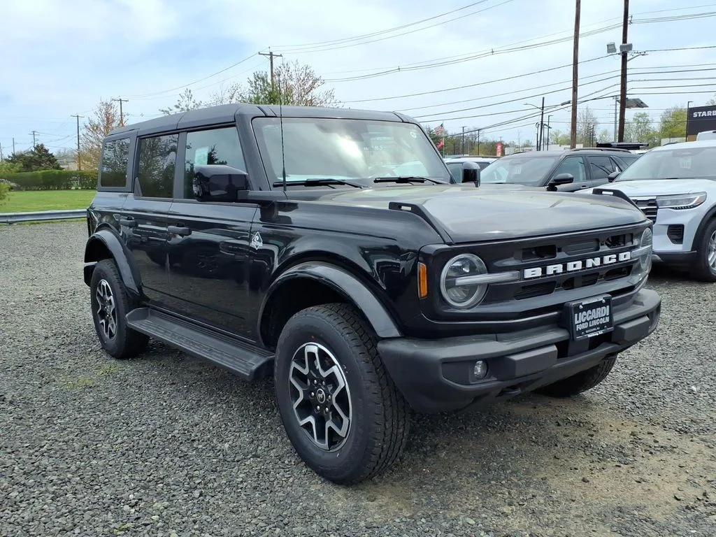 2026 Ford Bronco Outer Banks 4x4's photo